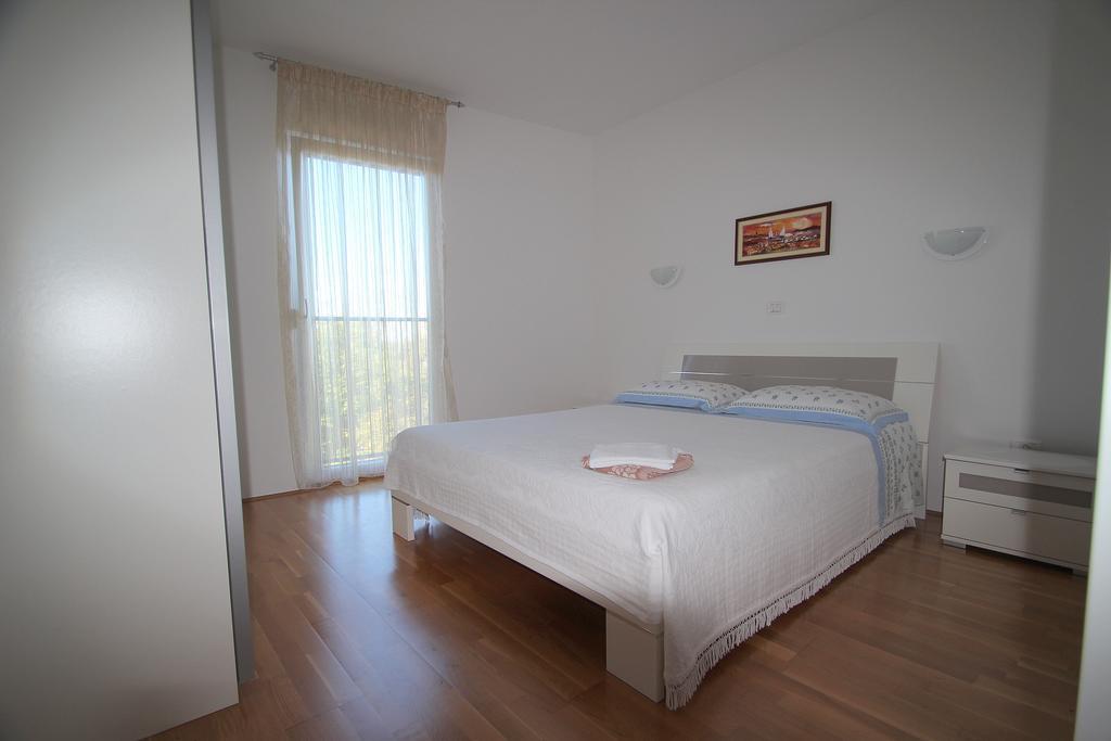 Apartment Luigia Novigrad Istria Exterior foto