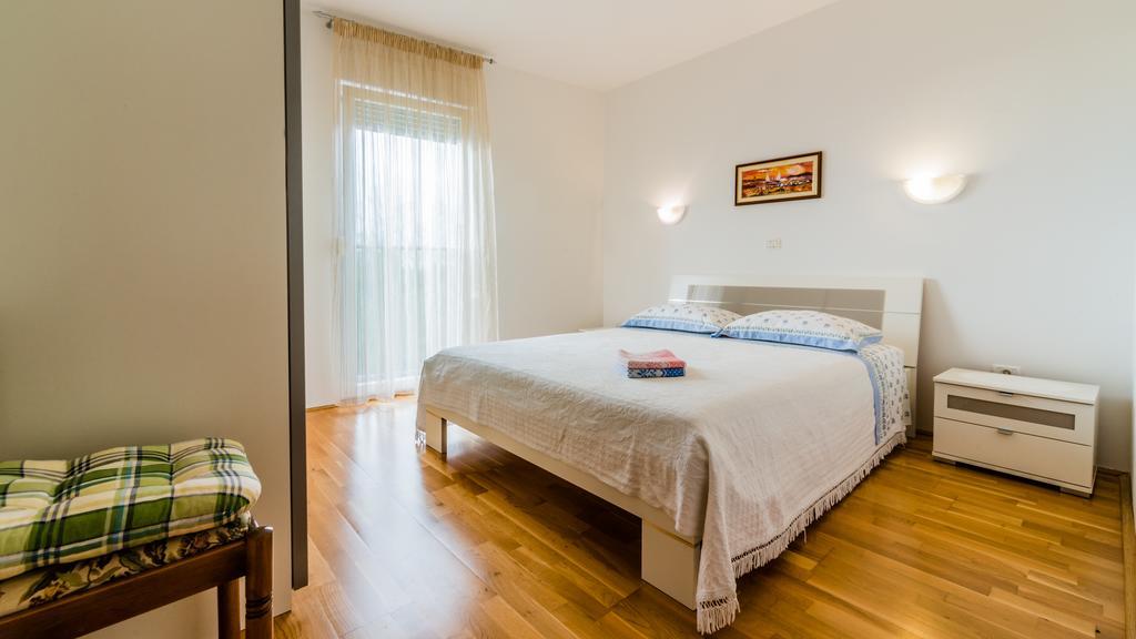 Apartment Luigia Novigrad Istria Exterior foto